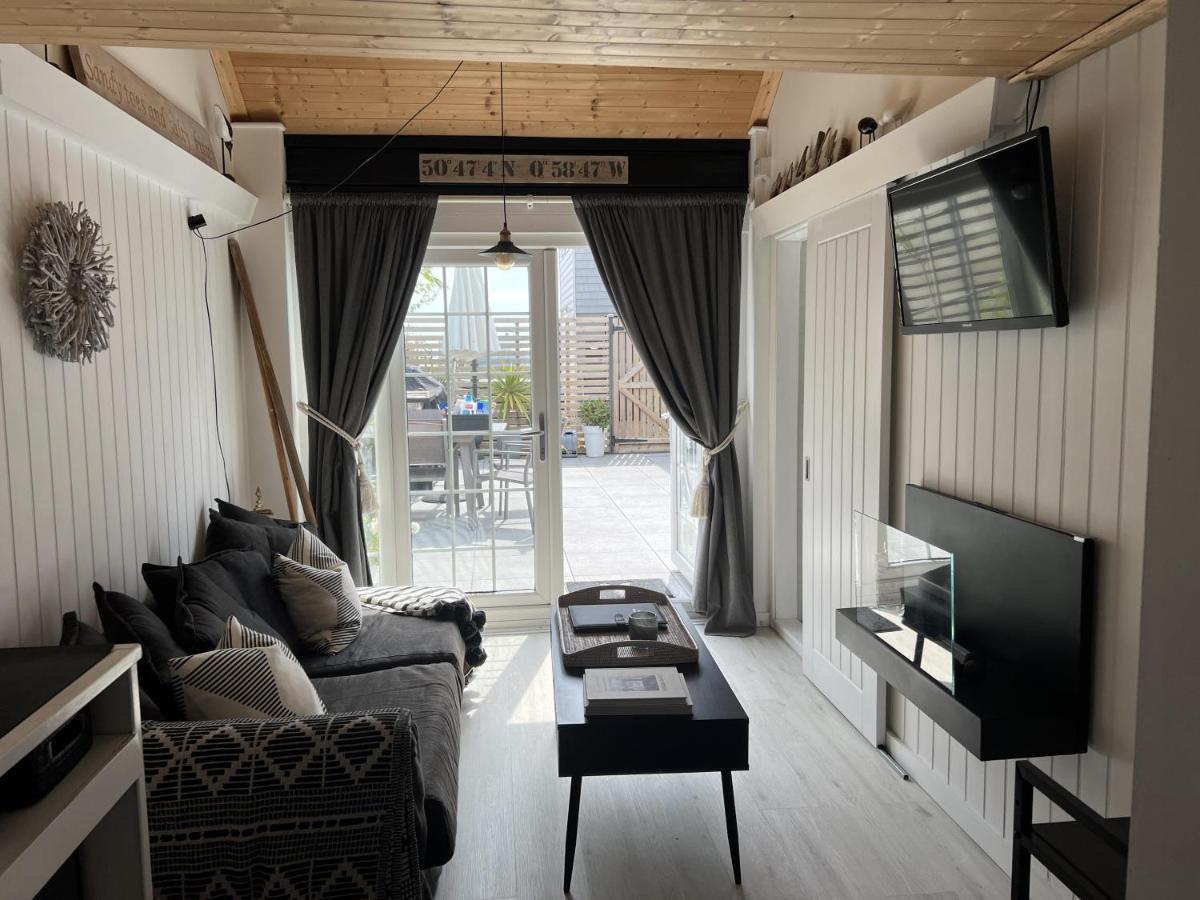Seaside Cabin Retreat In Hayling Island Саут-Хейлинг Экстерьер фото